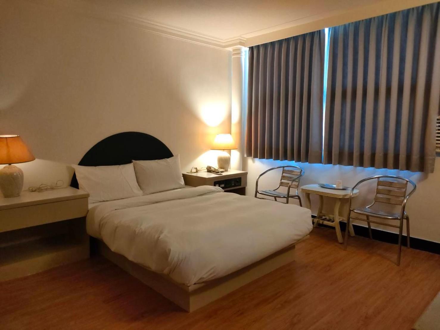 台中 东城年代旅舍酒店 外观 照片